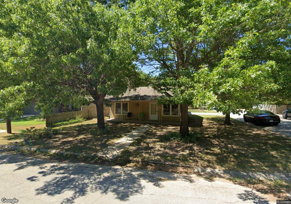 1437 Gribble St, Gainesville, TX 76240 - photo 1