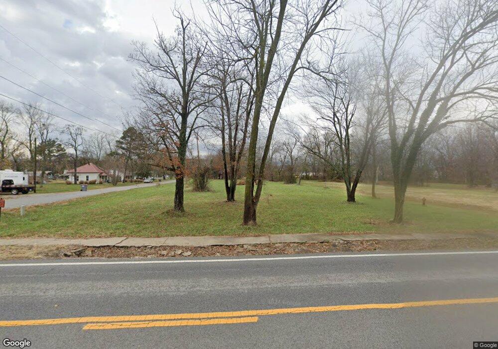 221 N Center St, Elkins, AR 72727 - photo 1