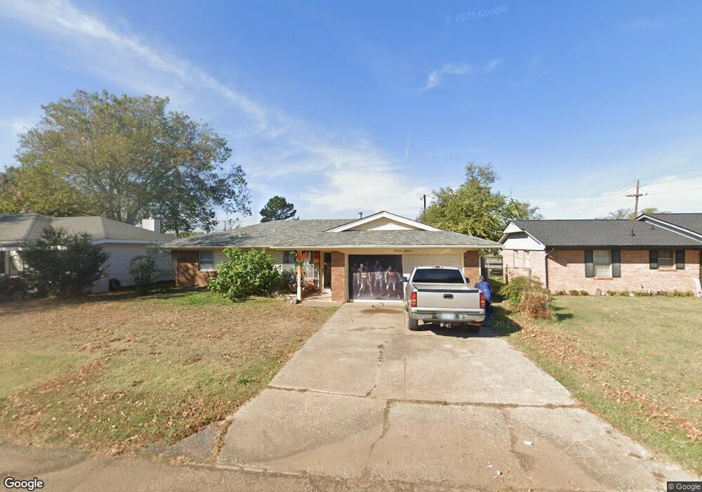 1418 Sherry Ln, Shawnee, OK 74801 - photo 1