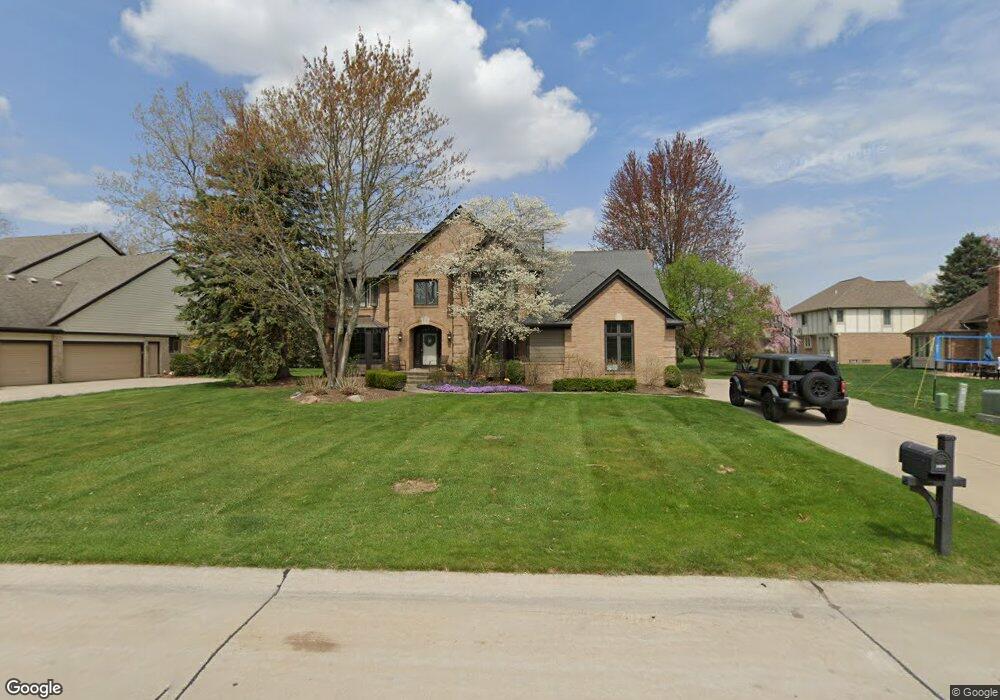 1059 Clear Point Ct, Bloomfield Hills, MI 48304 - photo 1
