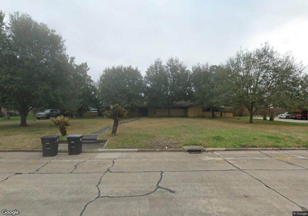 1605 S Hood St, Alvin, TX 77511 - photo 1