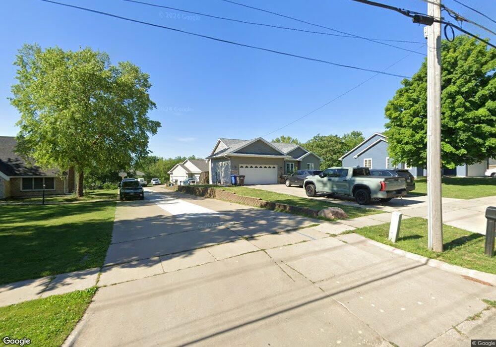 1615 E Watrous Ave, Des Moines, IA 50320 - photo 1