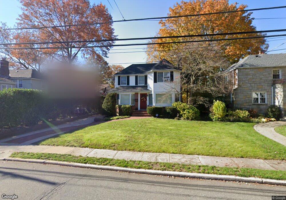 117 Bromleigh Rd, Garden City, NY 11530 - photo 1