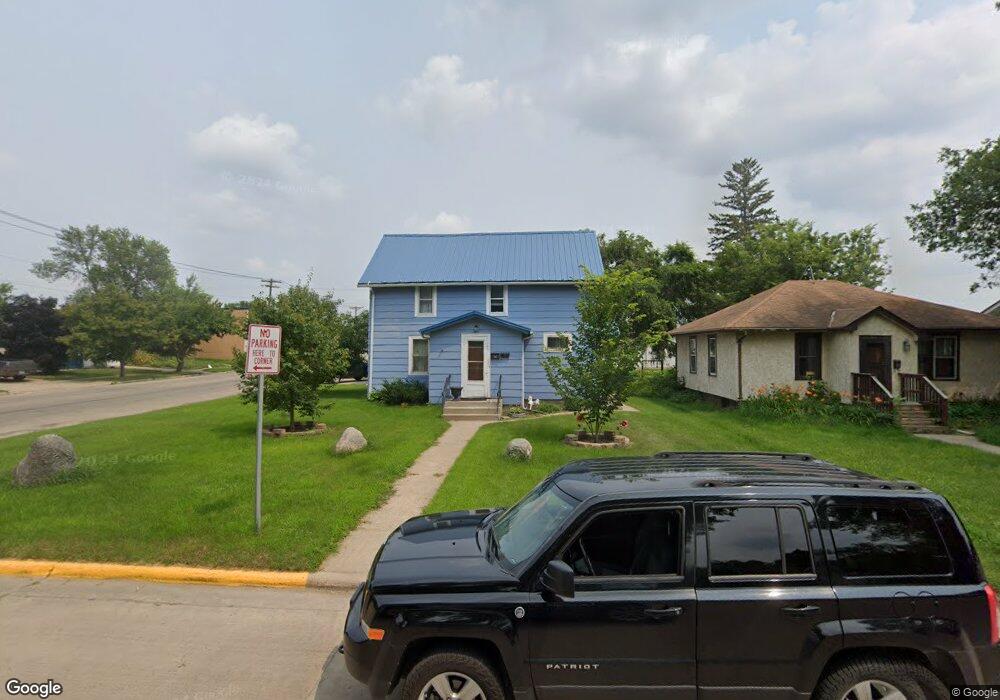 801 2nd Ave SW, Jamestown, ND 58401 - photo 1