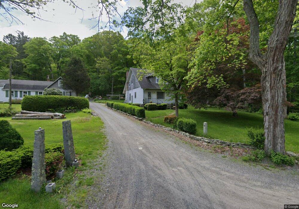 118 N Stonington Rd, Pawcatuck, CT 06379 - photo 1