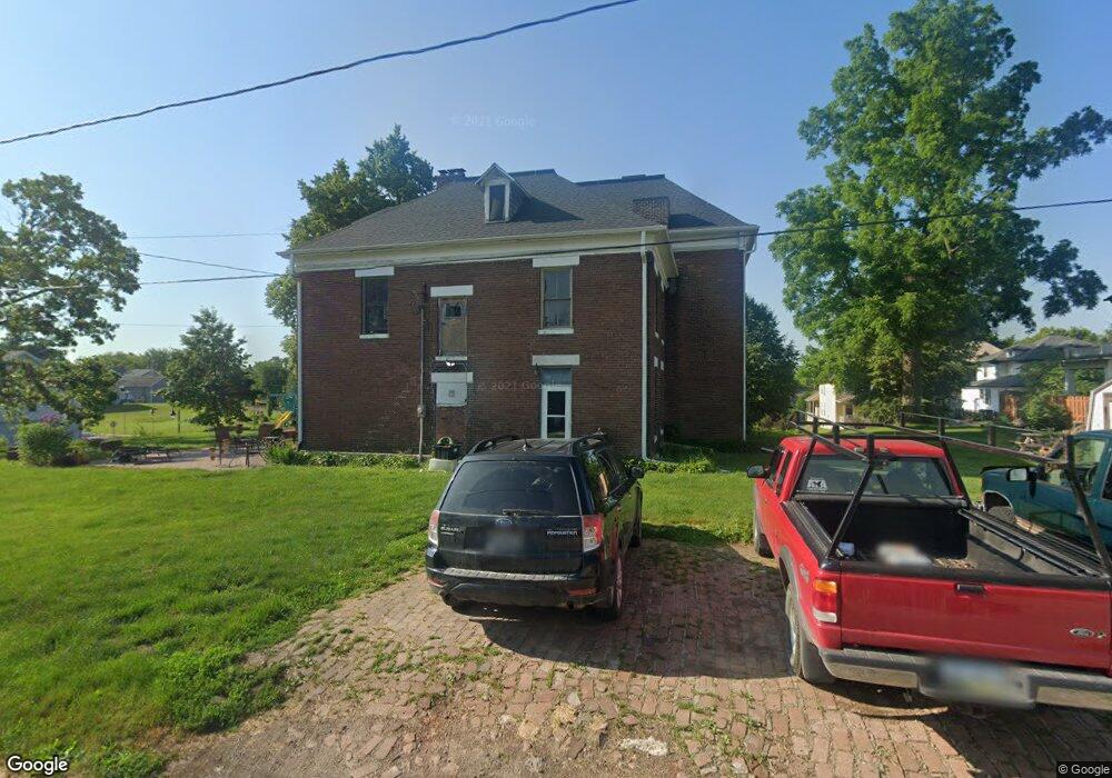 712 W 8th St, Davenport, IA 52802 - photo 1