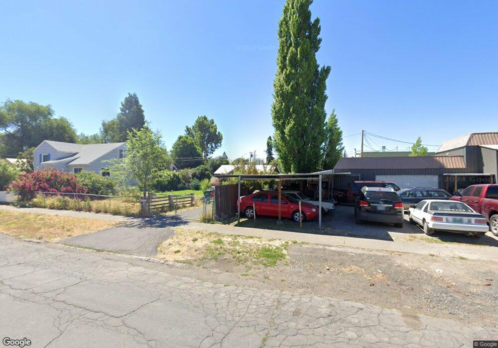 2126 Darrow Ave, Klamath Falls, OR 97601 - photo 1