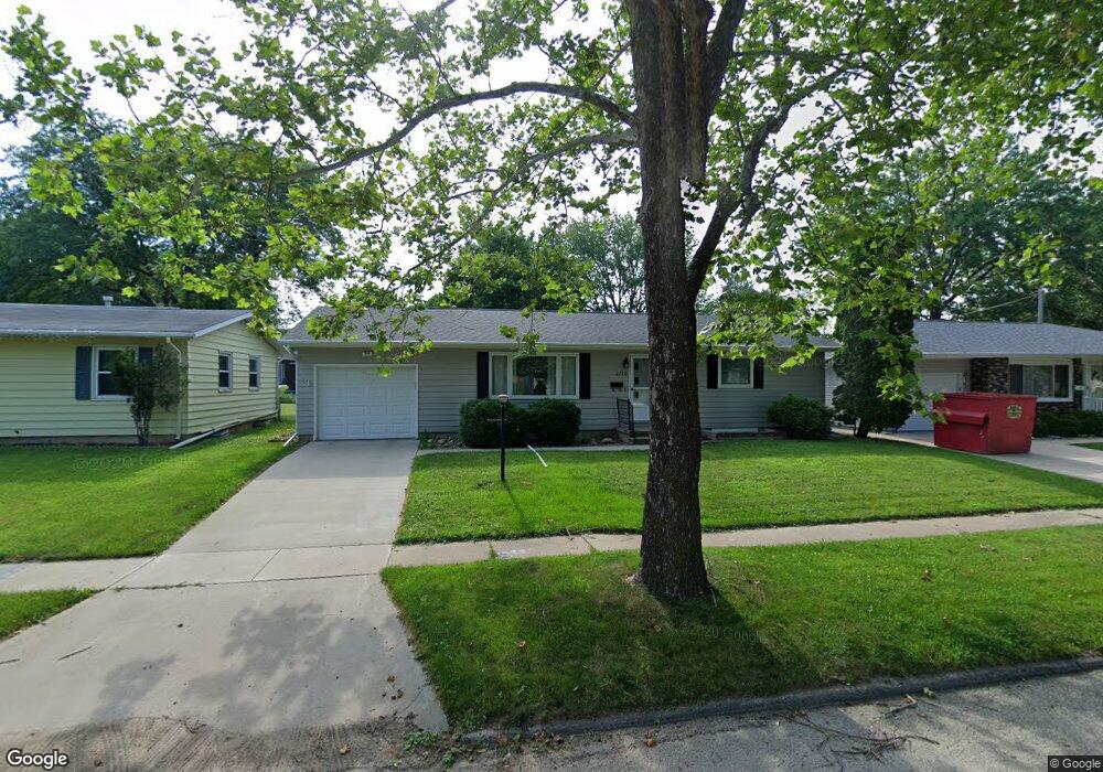 2720 Teresa Dr SW, Cedar Rapids, IA 52404 - photo 1