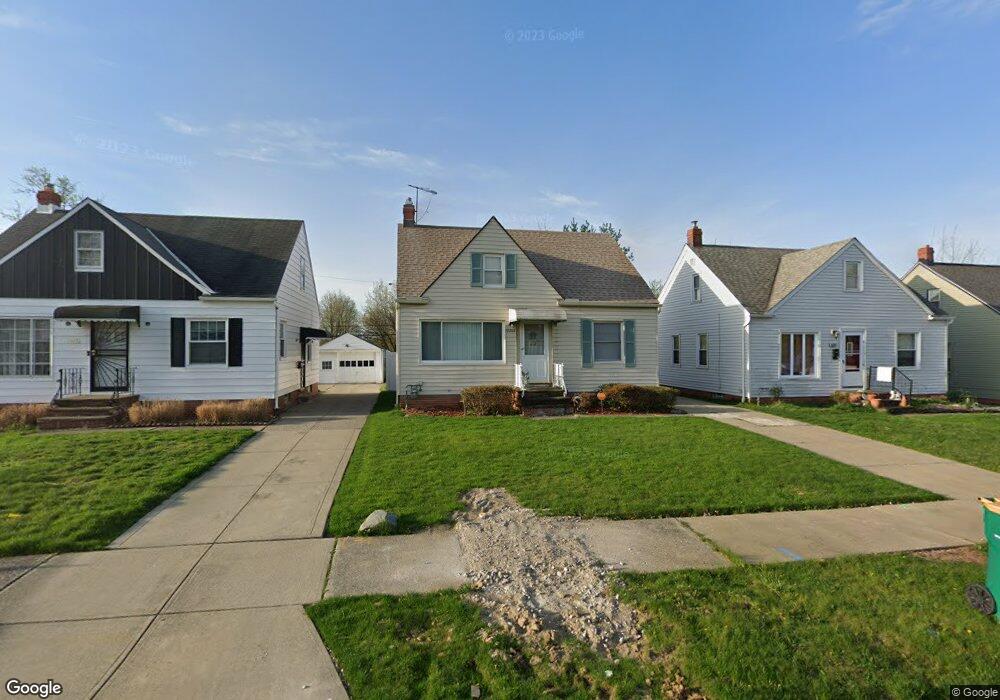 19208 Beverly Ave, Maple Heights, OH 44137 - photo 1