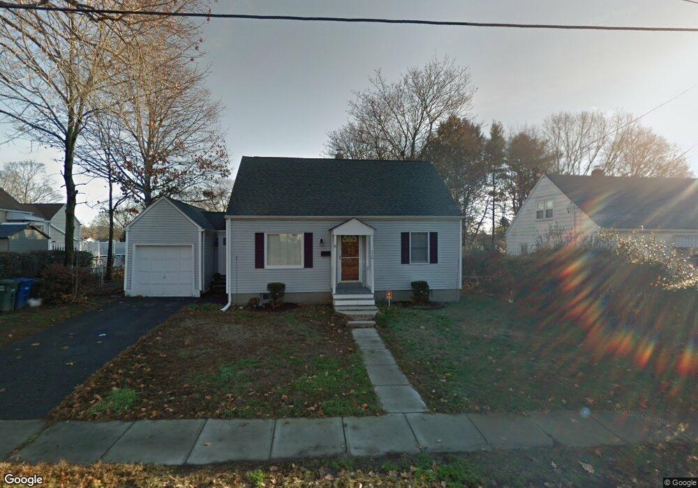 110 Beverly Dr, Bridgeport, CT 06610 - photo 1