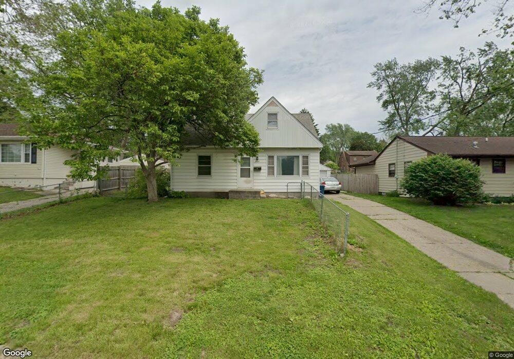 2121 E 28th St, Des Moines, IA 50317 - photo 1