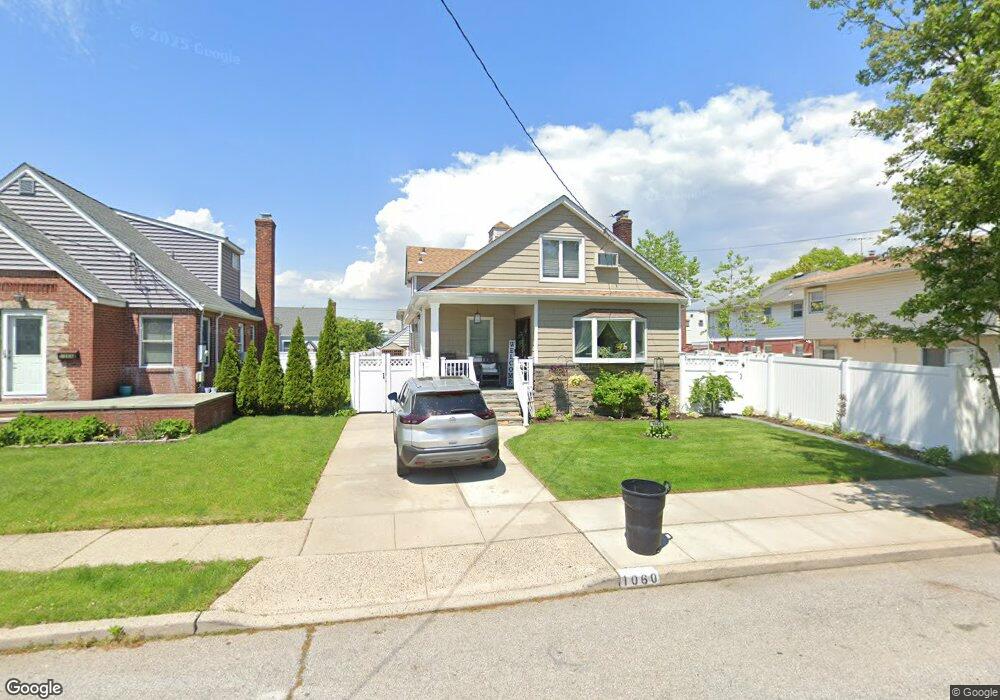 1060 Russell St, Franklin Square, NY 11010 - photo 1