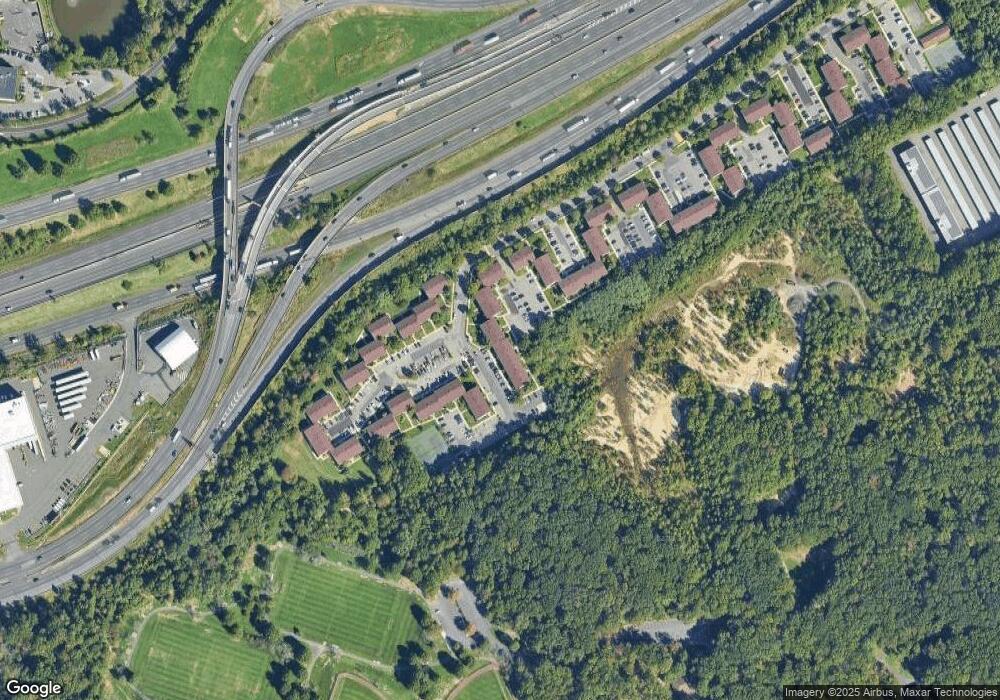 732 Cricket Ln, Woodbridge, NJ 07095 - photo 1