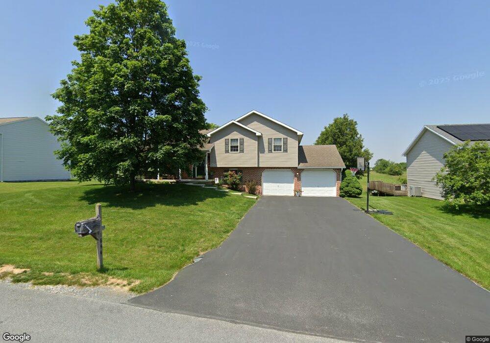 1644 Hamilton Hills Dr, Chambersburg, PA 17202 - photo 1