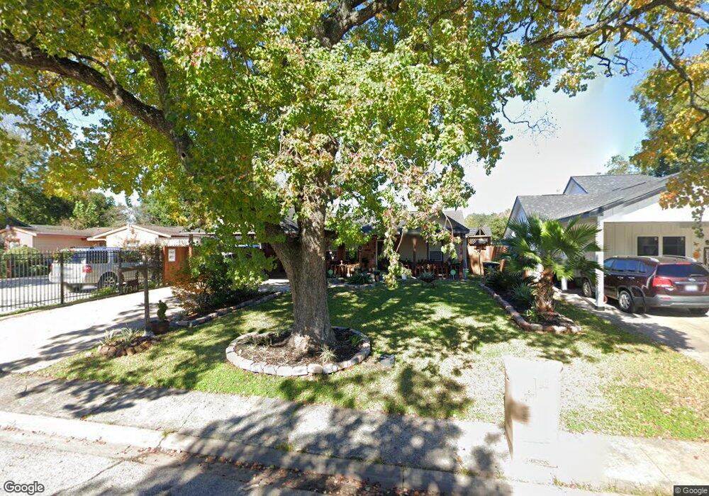 7341 Lakehurst Dr, Houston, TX 77087 - photo 1