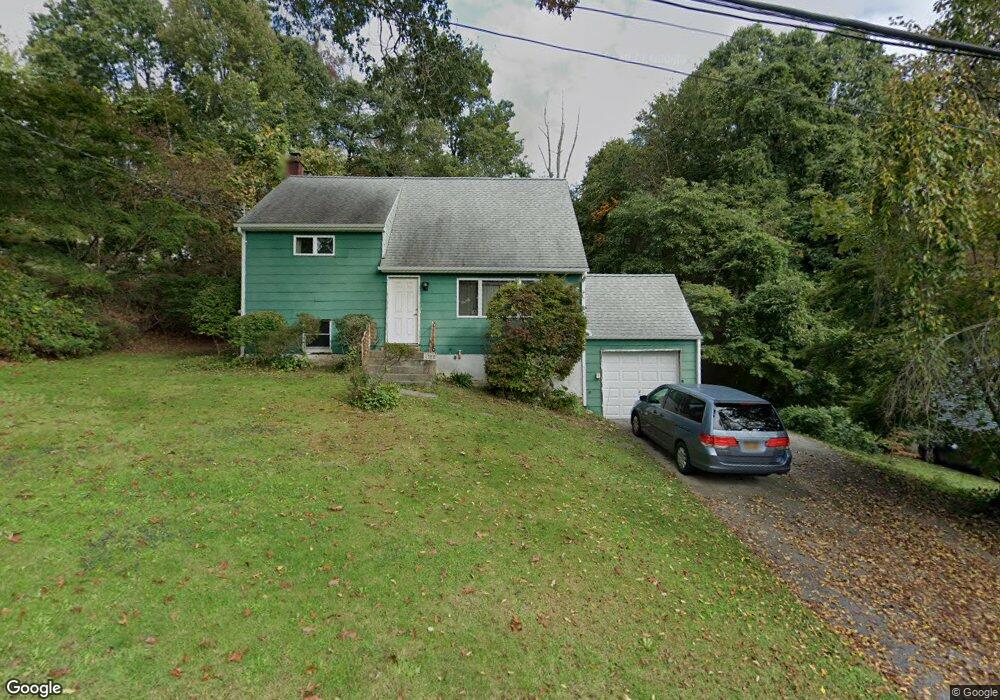 1388 Arch Dr, Mohegan Lake, NY 10547 - photo 1