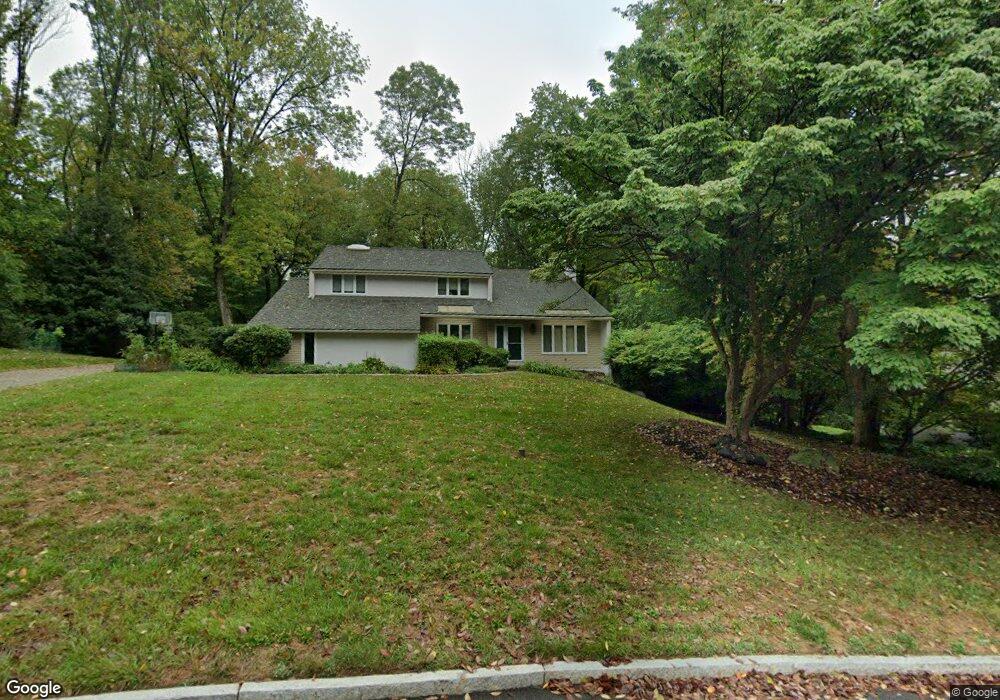 414 Round Hill Rd, Wayne, PA 19087 - photo 1