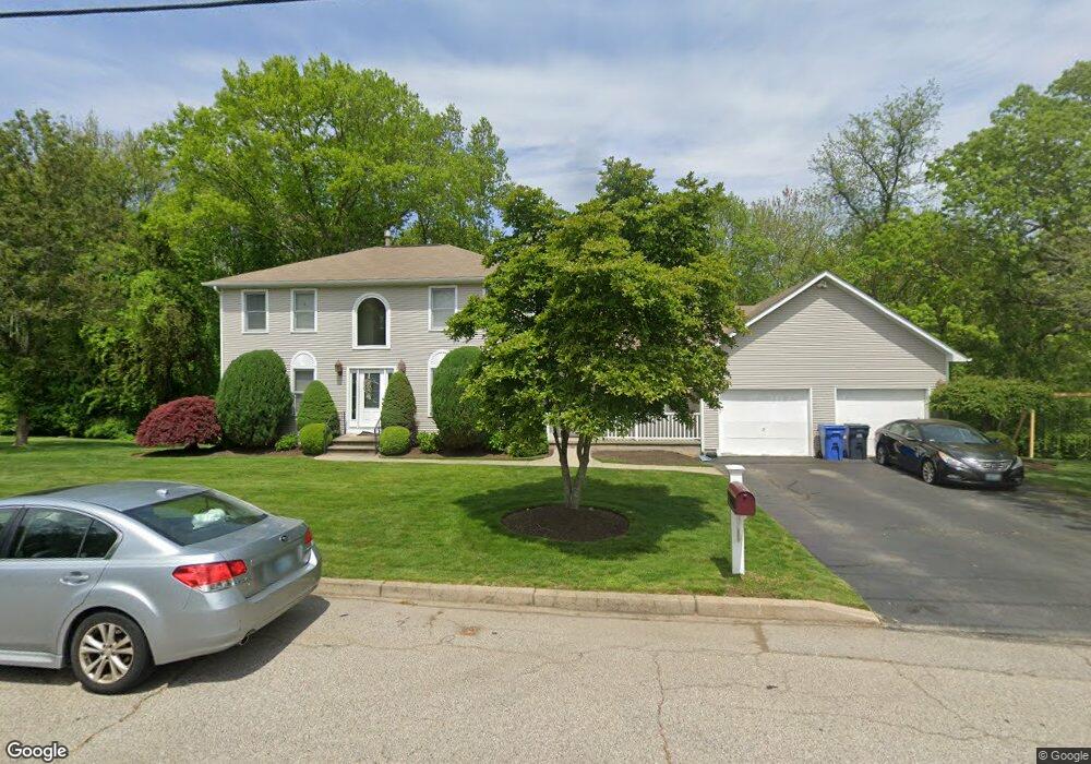 63 Pheasant Hill Ln, Cranston, RI 02921 - photo 1