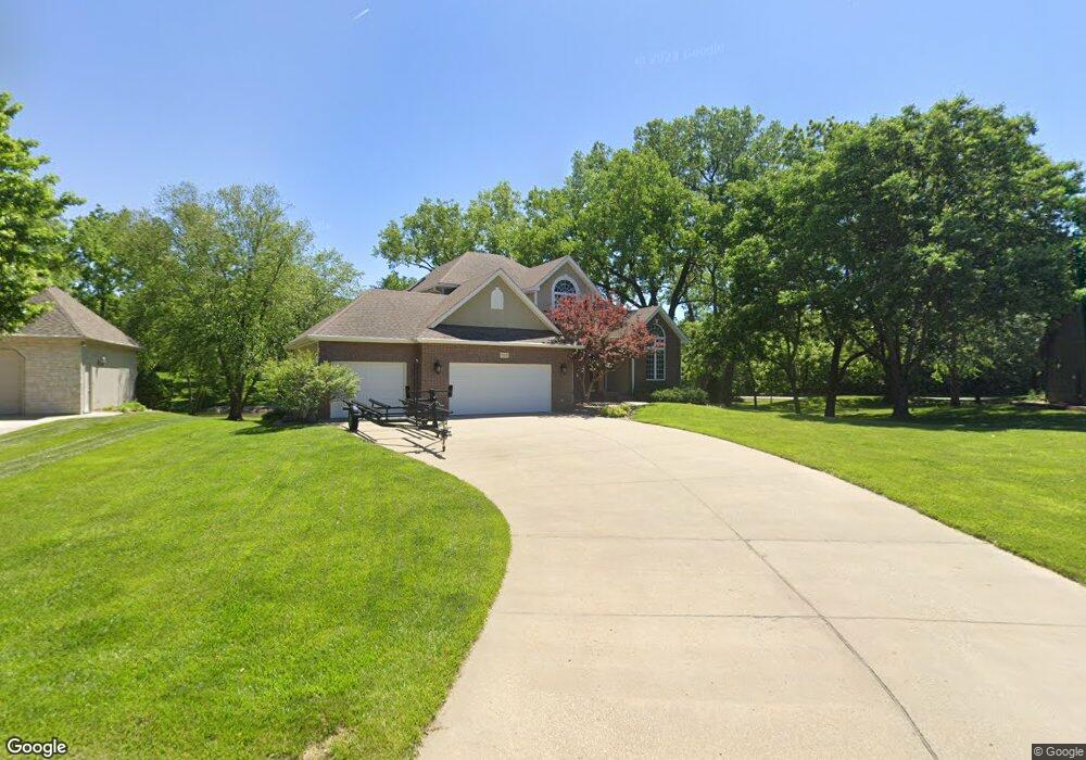 7619 SW Robinhood Ct, Topeka, KS 66614 - photo 1