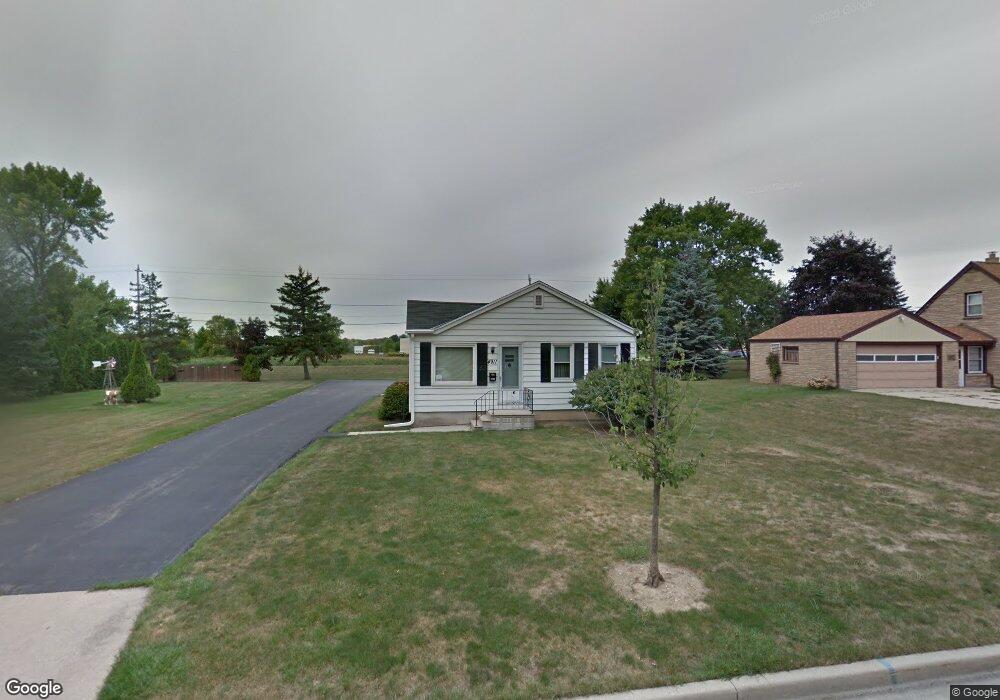 4911 N 132nd St, Butler, WI 53007 - photo 1