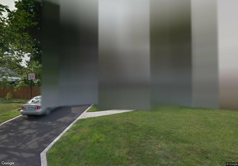 4 Beverly St, Islip, NY 11751 - photo 1