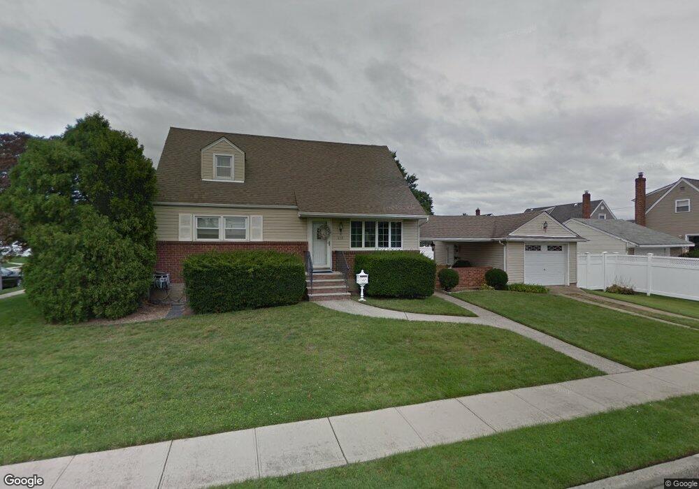 828 Roosevelt St, Franklin Square, NY 11010 - photo 1