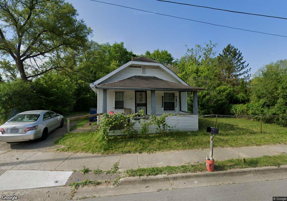 301 W Carpenter Rd, Flint, MI 48505 - photo 1