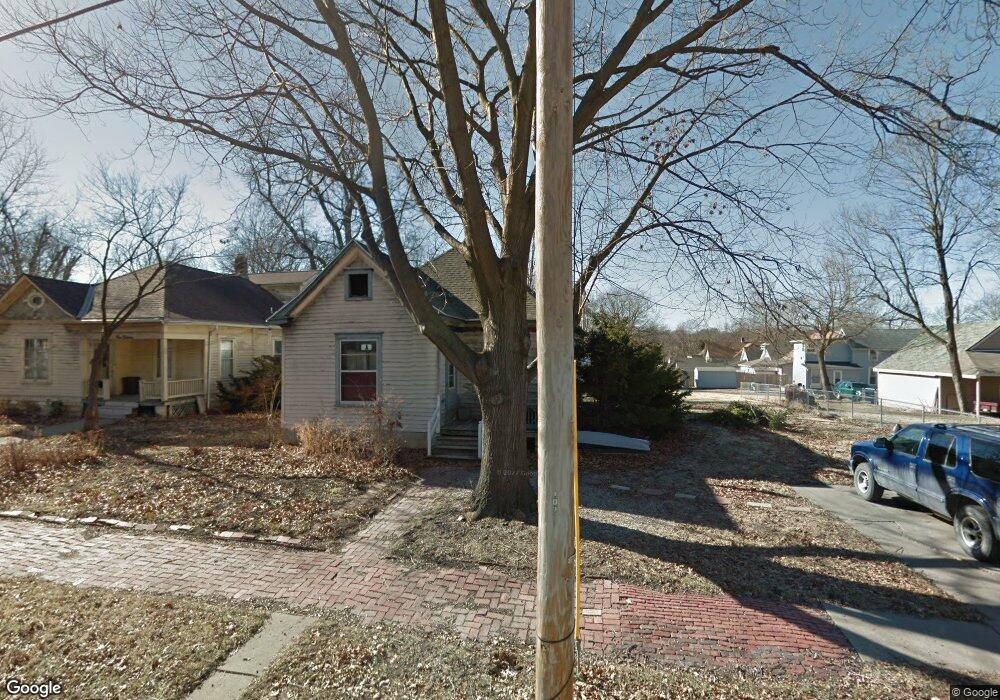 113 SW Franklin Ave, Topeka, KS 66606 - photo 1