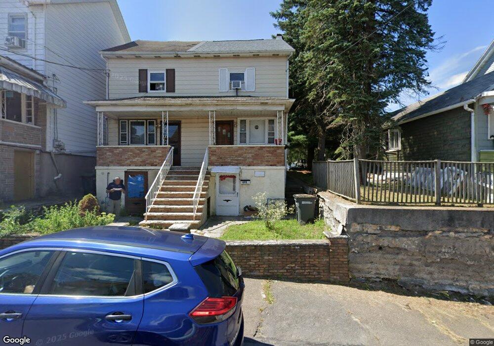 892 N Vine St, Hazleton, PA 18201 - photo 1