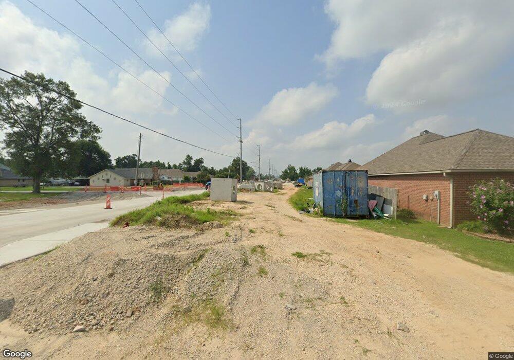 2801 N Locke Point Dr, Lake Charles, LA 70605 - photo 1