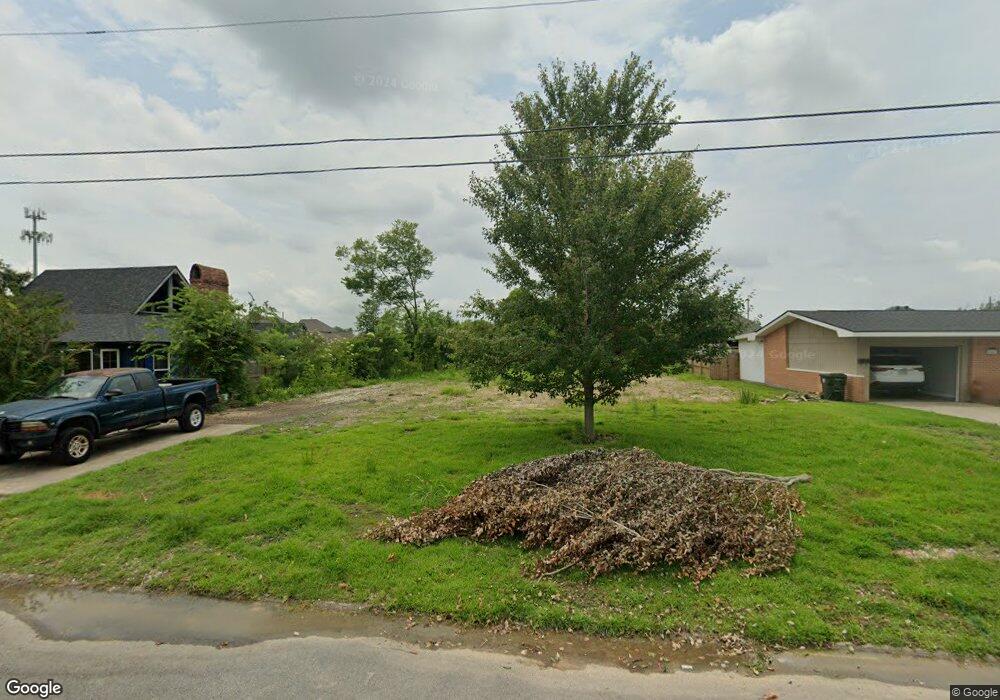 905 Michael Ln, Lake Charles, LA 70605 - photo 1