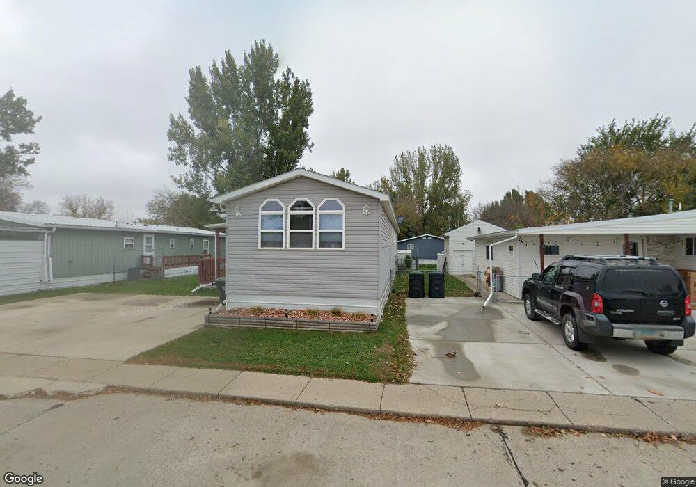 204 S Prairie Ln, Mandan, ND 58554 - photo 1