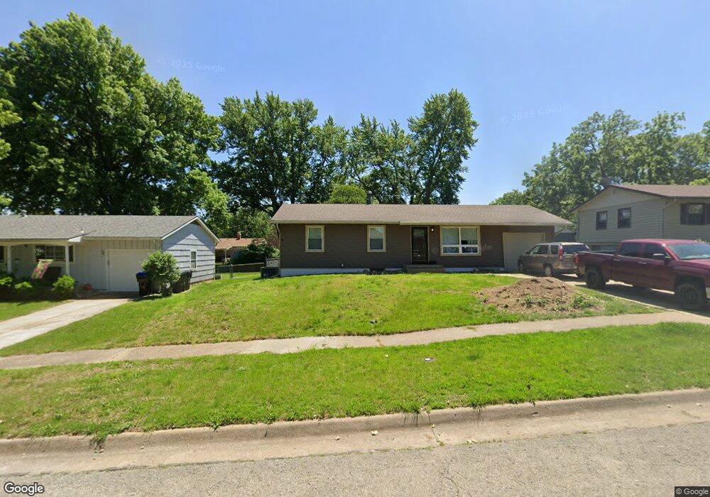 3301 SW 30th St, Topeka, KS 66614 - photo 1