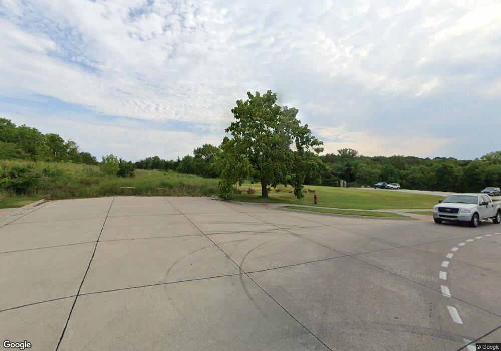 000 SW Fairlawn Rd, Topeka, KS 66610 - photo 1