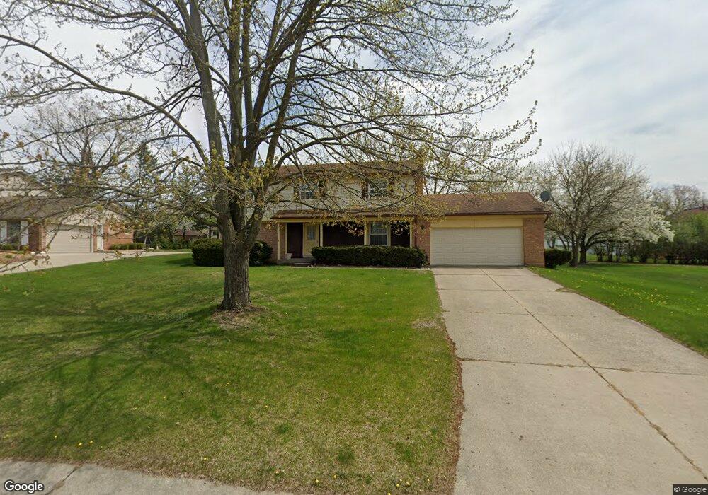 1889 Spring Grove Rd, Bloomfield Hills, MI 48304 - photo 1