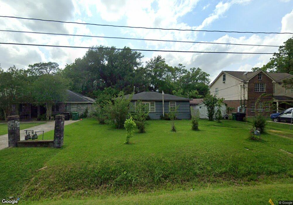 10453 Wicklowe St, Houston, TX 77016 - photo 1