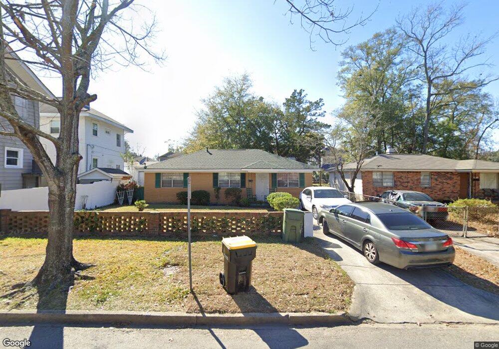 821 E Waldburg St, Savannah, GA 31401 - photo 1