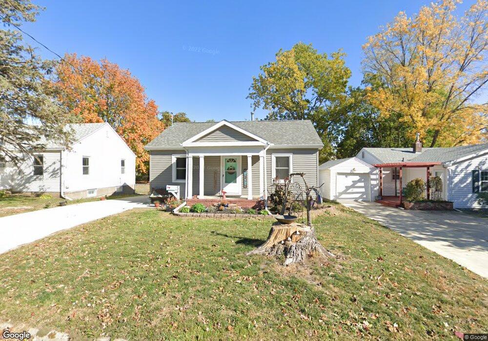 720 E 6 St N, Newton, IA 50208 - photo 1