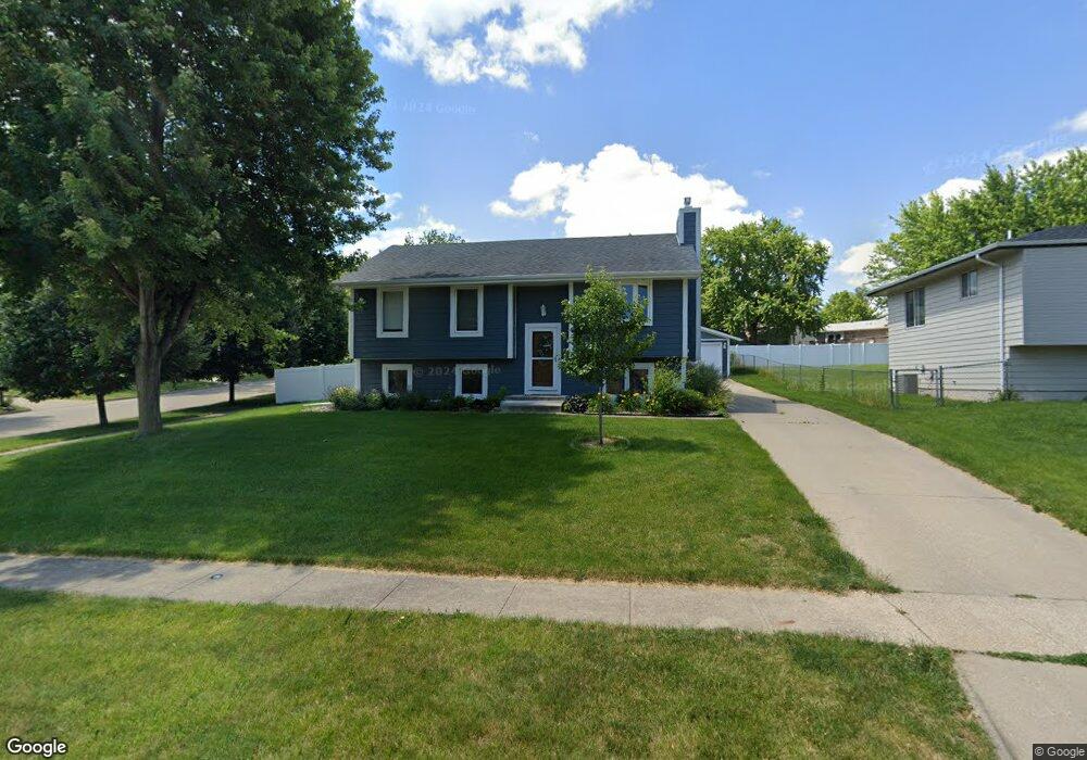 2237 E Caulder Ct, Des Moines, IA 50320 - photo 1