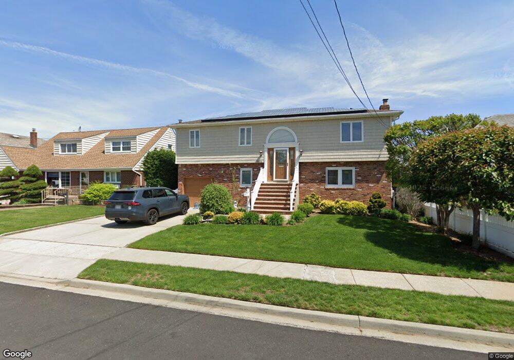 864 Third Ave, Franklin Square, NY 11010 - photo 1