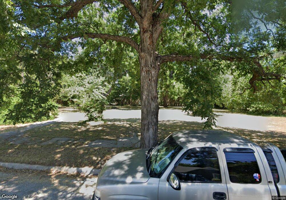 818 N Morris St, Gainesville, TX 76240 - photo 1