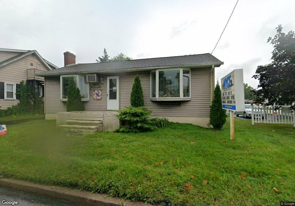 1542 W Broad St, Quakertown, PA 18951 - photo 1