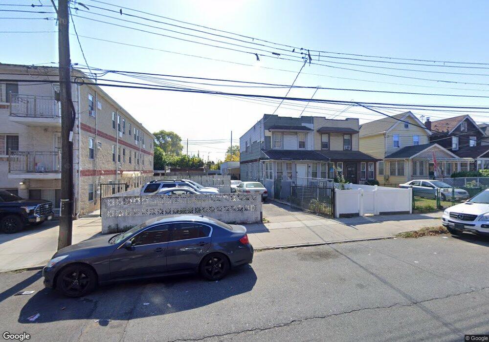 19012 Woodhull Ave, Hollis, NY 11423 - photo 1