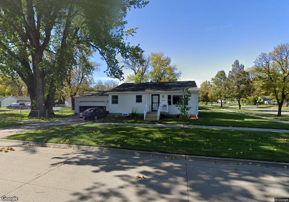 1206 S 15th St, Grand Forks, ND 58201 - photo 1