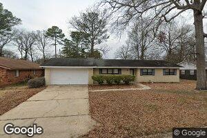 703 Emerald Dr, Columbus, MS 39702