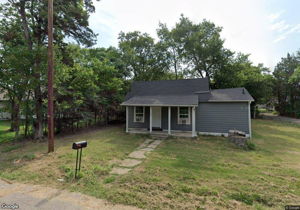 300 Morgan St, Bonham, TX 75418 - photo 1