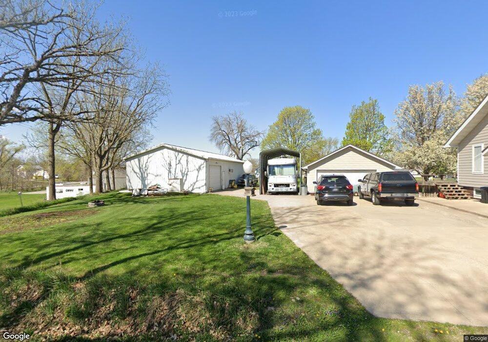 901 N 3rd Ave W, Newton, IA 50208 - photo 1