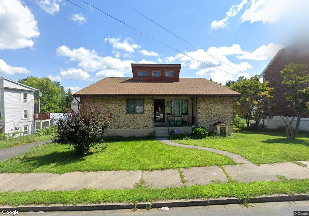 711 Lynn Ave, Bethlehem, PA 18015 - photo 1