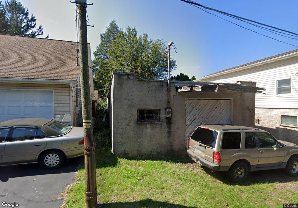 1087 Lafayette Ct, Hazleton, PA 18202 - photo 1