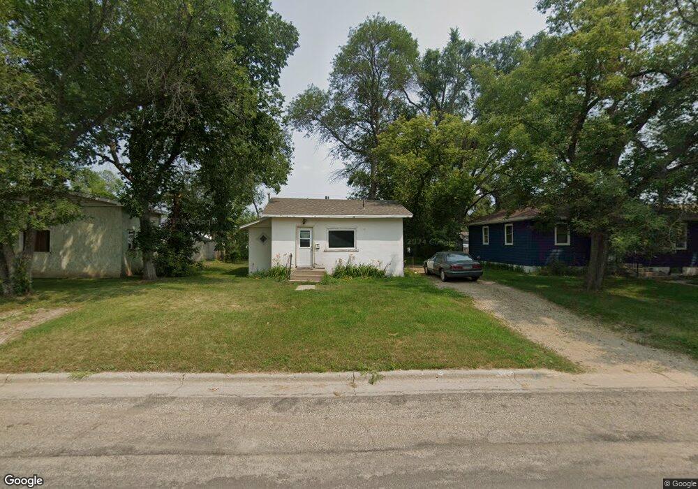 916 4th Ave NE, Jamestown, ND 58401 - photo 1